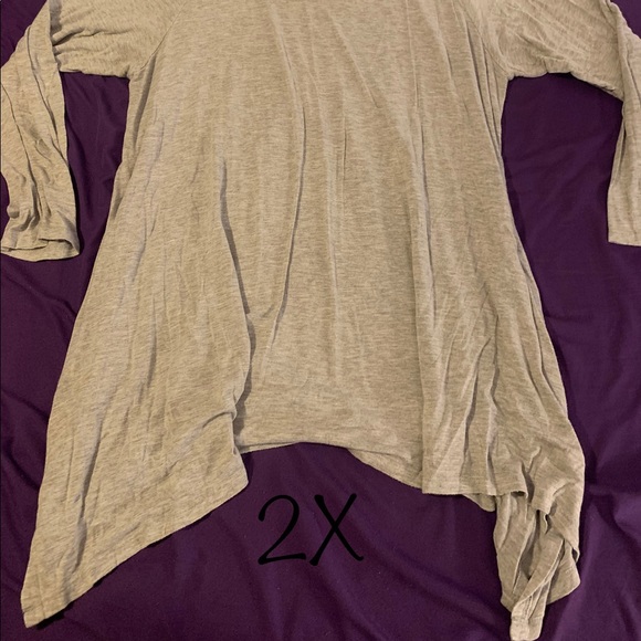 Gray blouse - Picture 2 of 2